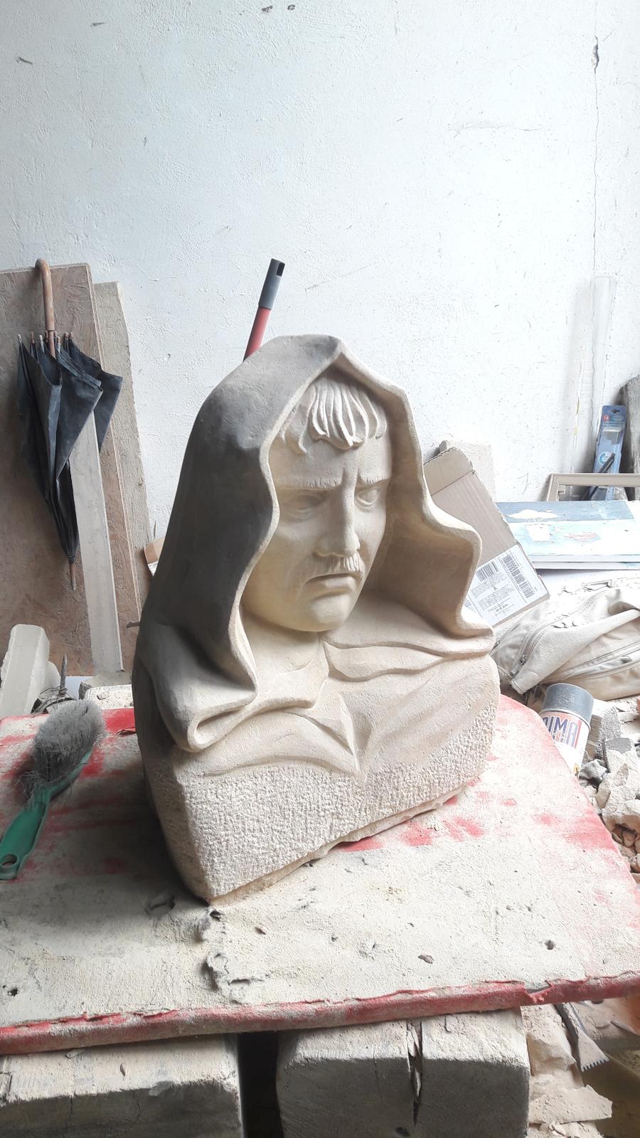 kamen socha miro pozar Giordano Bruno busta